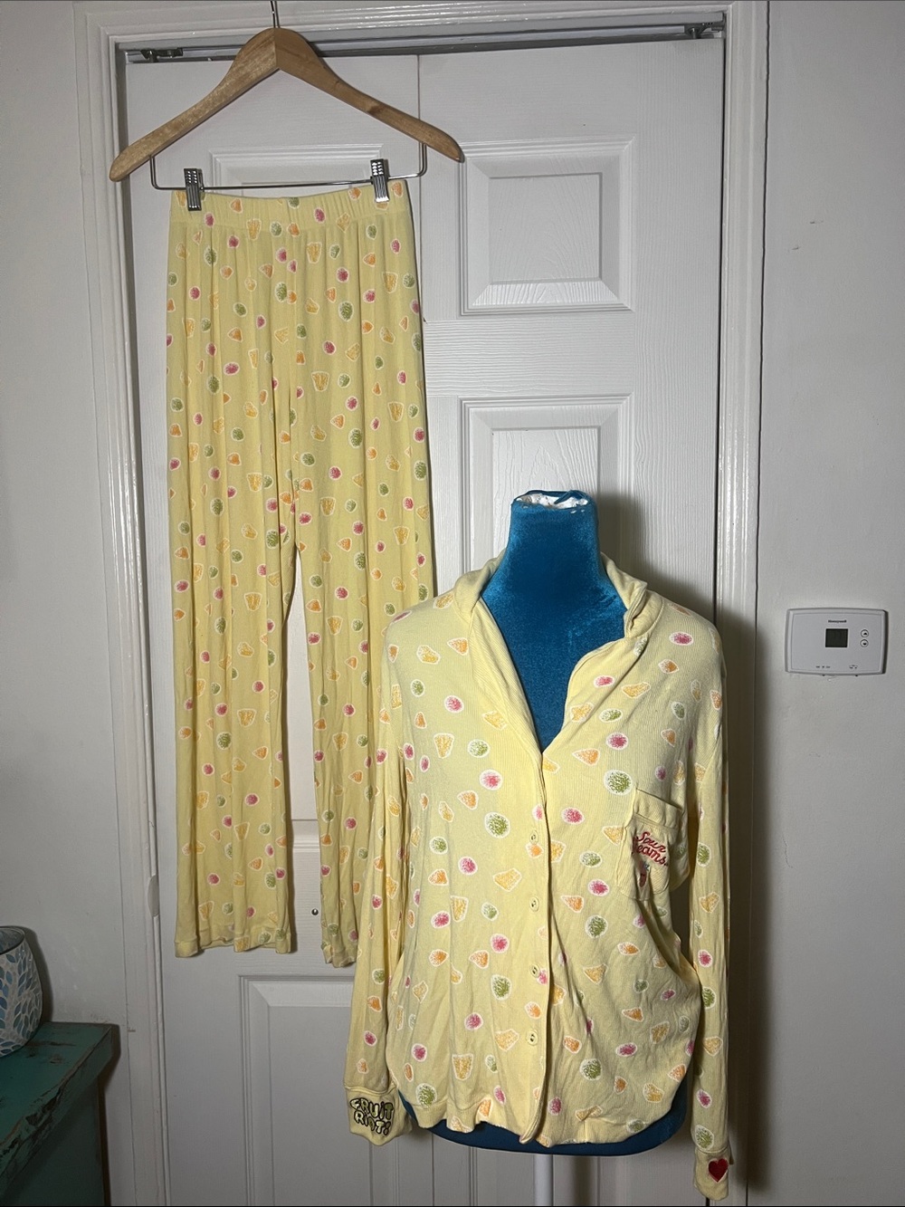 Fruit Riot Sour Dreams Pajama Set Women’s Small